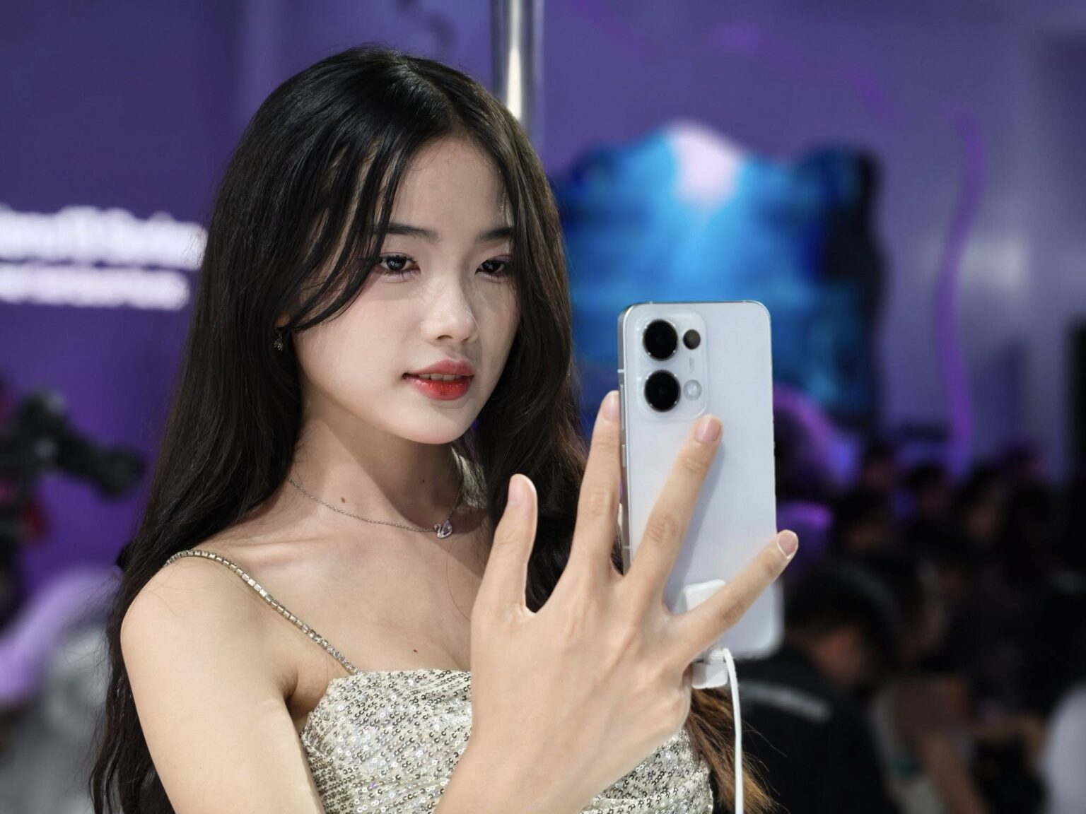 OPPO Reno13 Series chính thức ra mắt, giá từ 8,99 triệu đồng tại Việt Nam OPPO Reno13 Series chính thức ra mắt, giá từ 8,99 triệu đồng tại Việt Nam