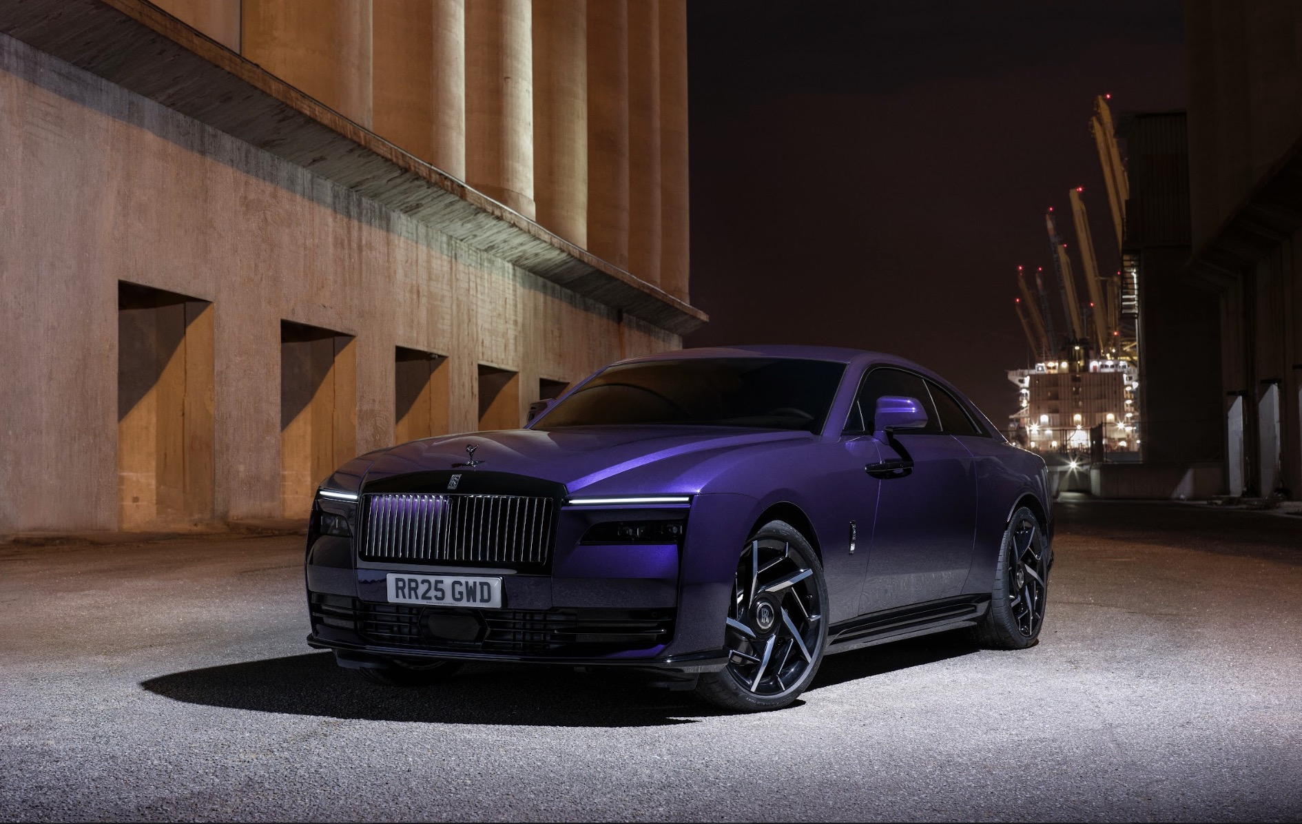 Rolls-Royce Black Badge Spectre – Biểu tượng sức mạnh và cá tính táo bạo