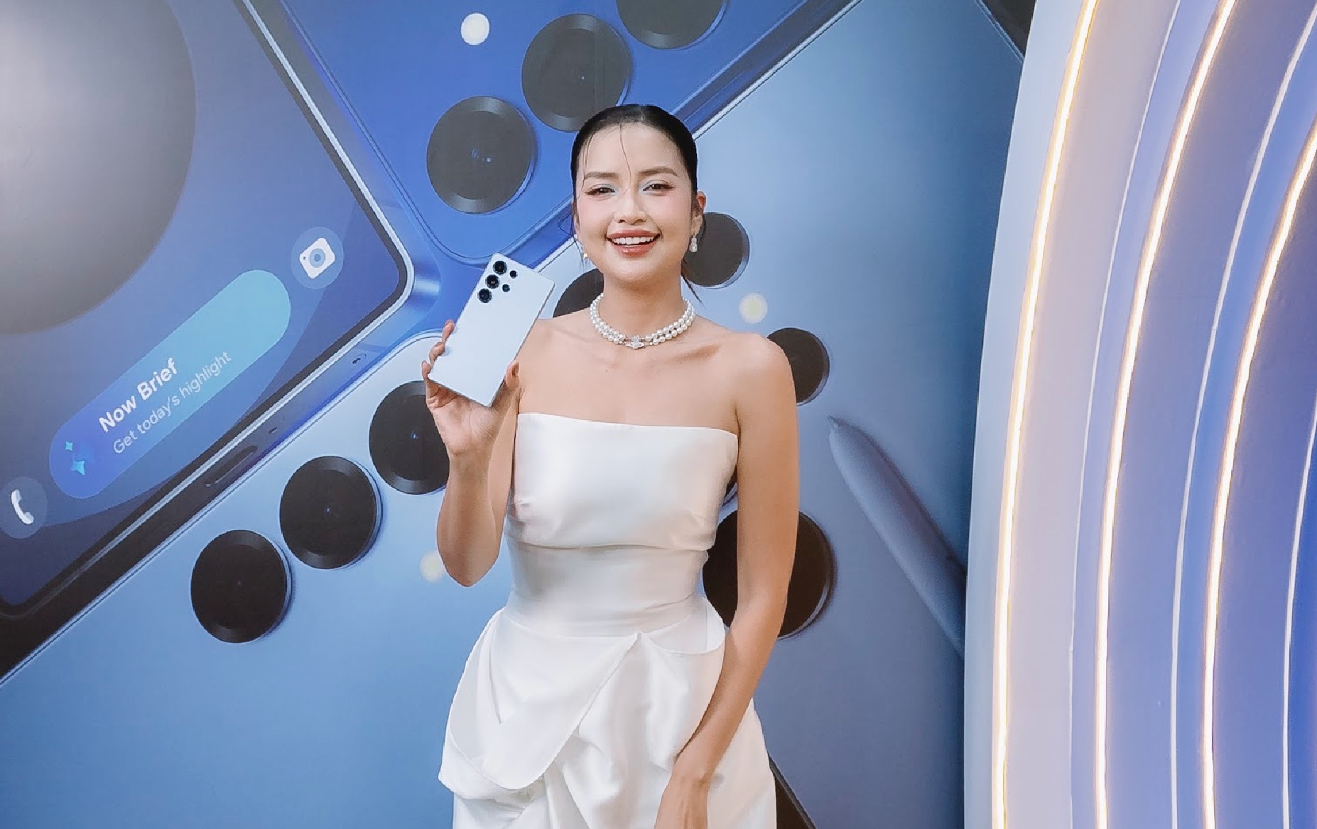 Hàng trăm khách hàng sở hữu Galaxy S25 tại Di Động Việt ngay trong đêm mở bán
