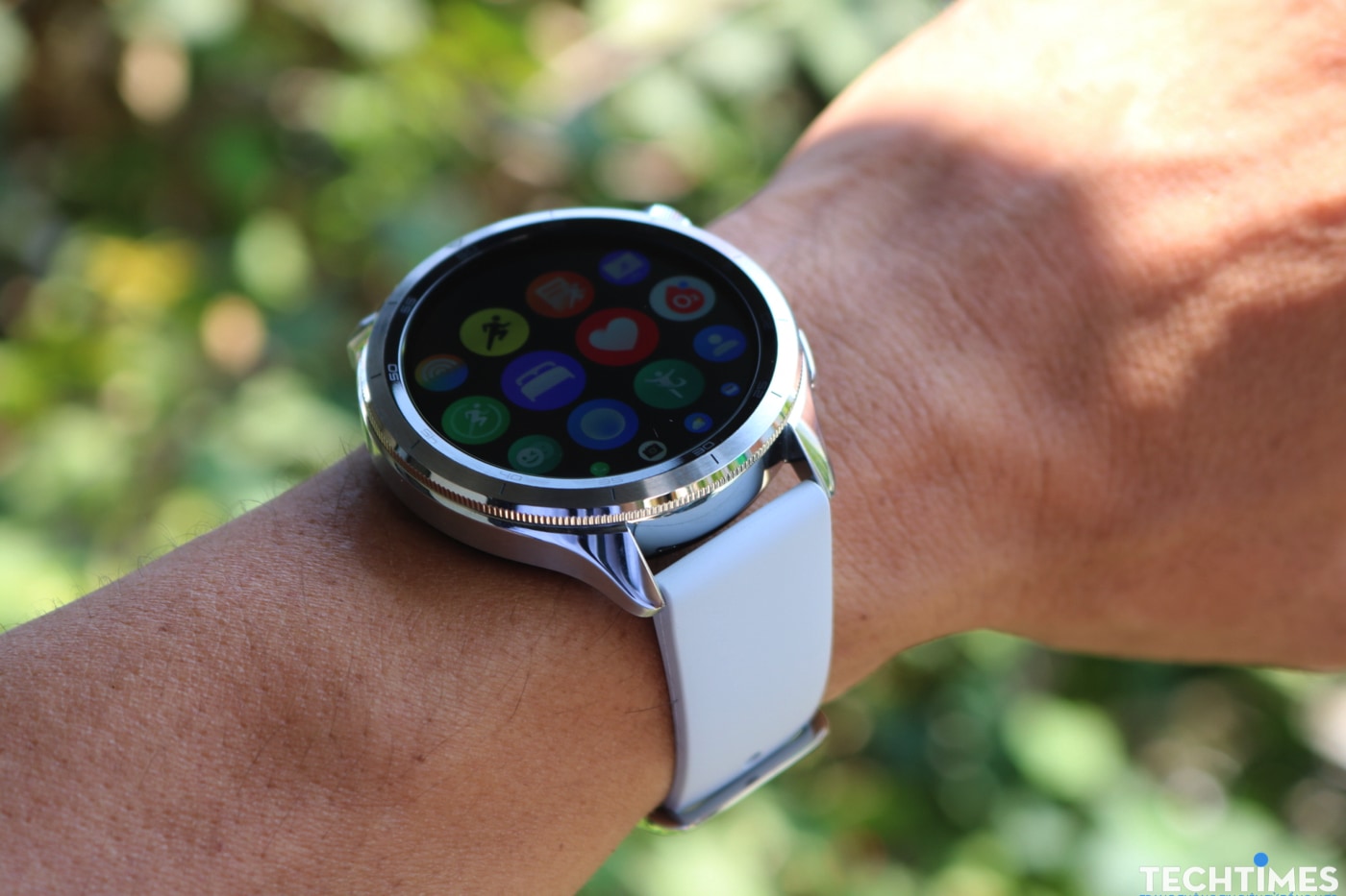 Xiaomi Watch S4 mang đến một trải nghiệm điều khiển mà tôi khó tìm thấy ở các smartwatch khác trong cùng tầm giá.