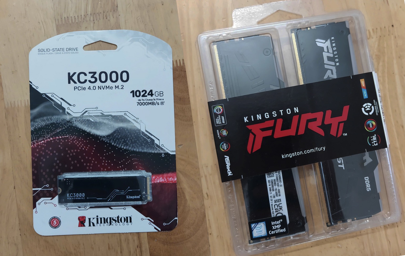 Chuẩn bị combo SSD Kingston KC3000 1TB và RAM Kingston FURY Beast RGB 32GB để sẵn sàng cho việc nâng cấp.