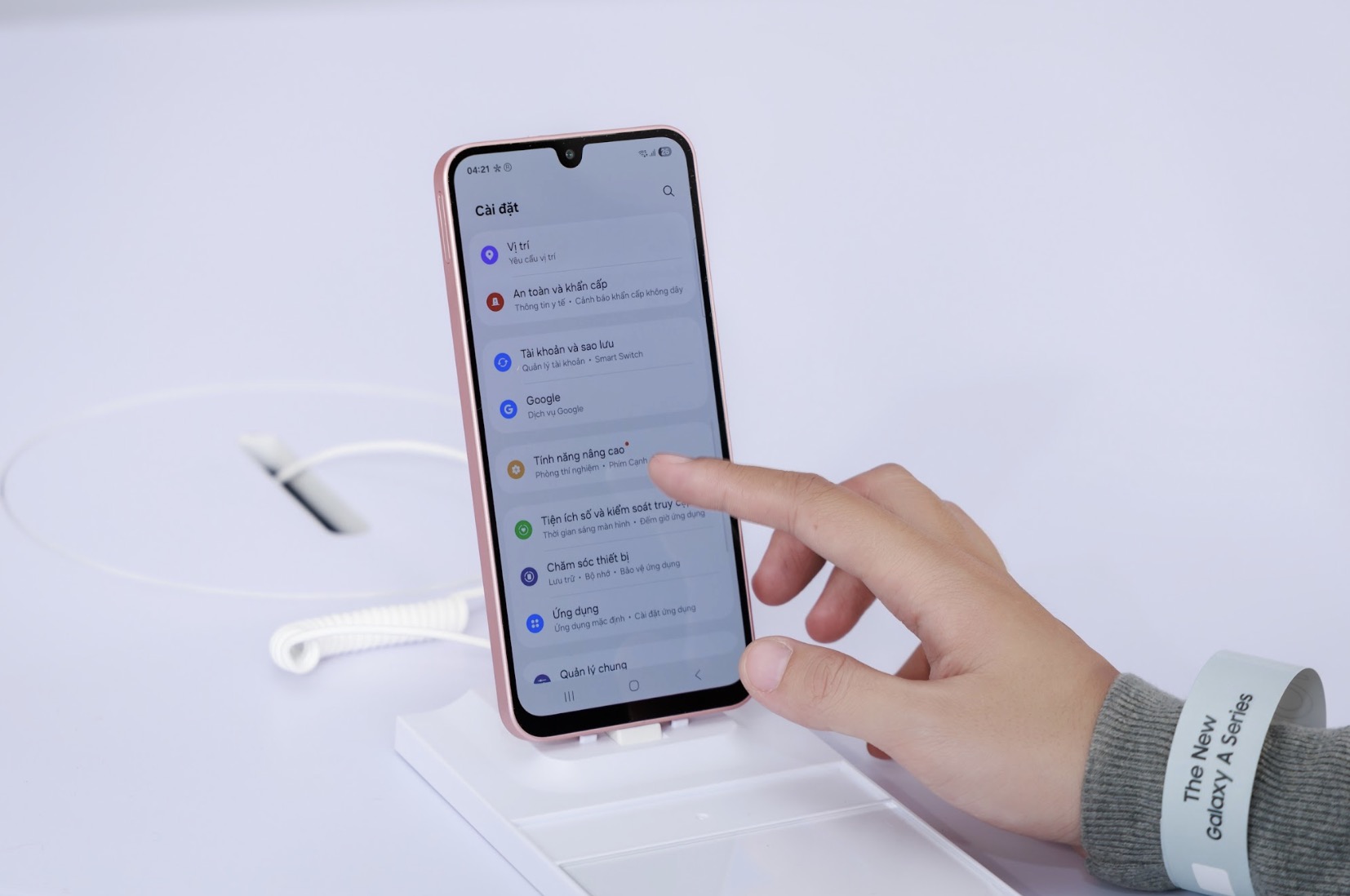 Galaxy A Series mới ra mắt, HIEUTHUHAI làm đại sứ, trải nghiệm AI đỉnh cao