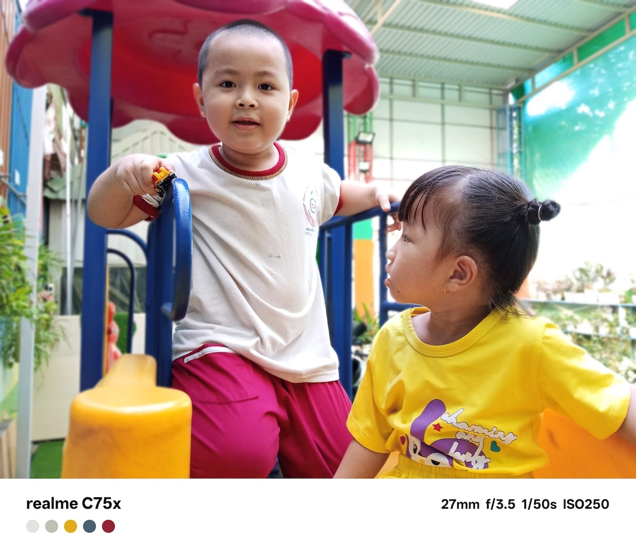 IMG20250403162139 TechWire Vietnam Đánh giá Realme C75x: Độ bền IP69, pin 5600mAh, sạc nhanh 45W và hơn thế nữa