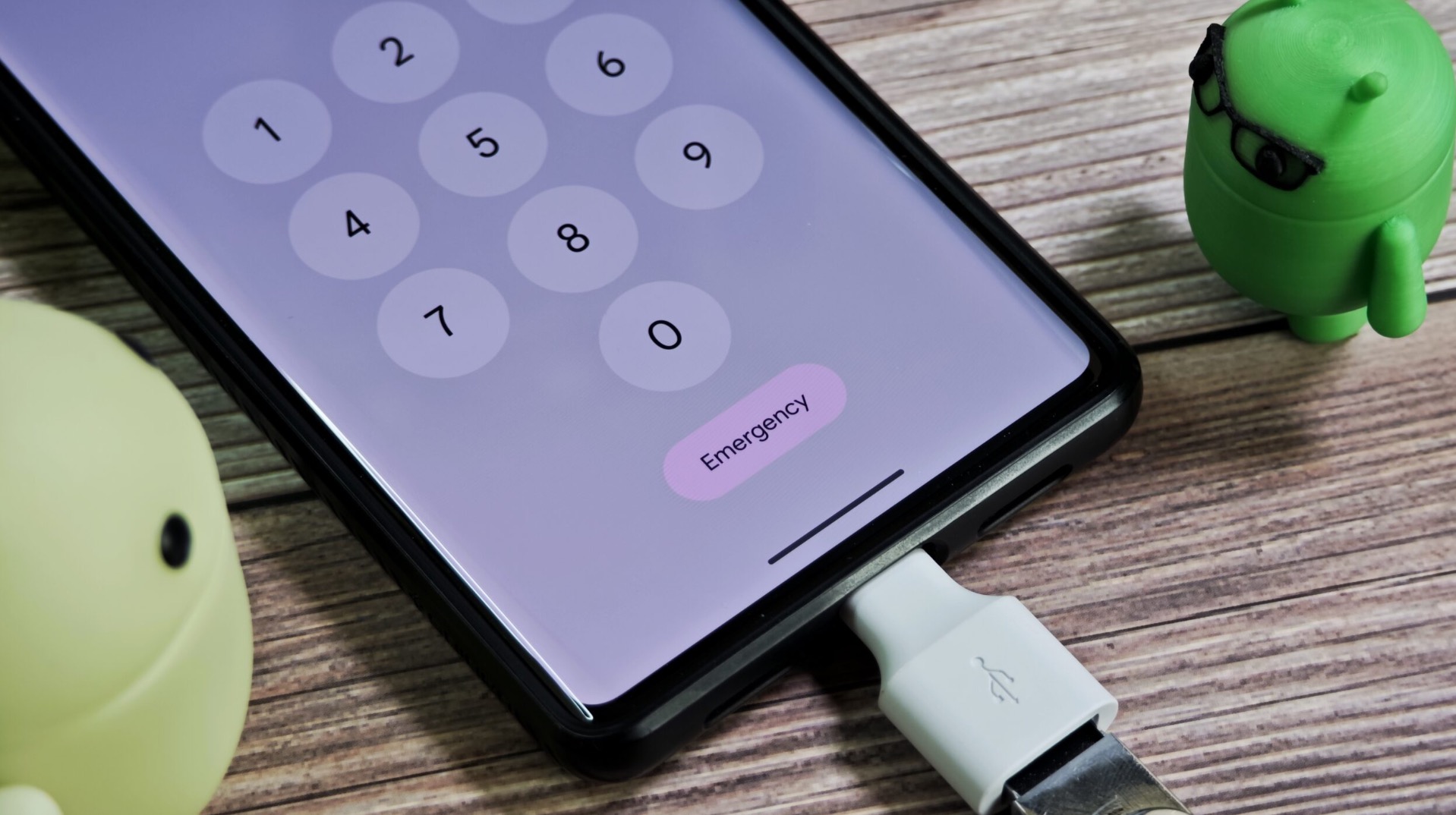 Android 16 bổ sung chế độ bảo mật mới ngăn chặn tấn công qua cổng USB khi thiết bị bị khóa