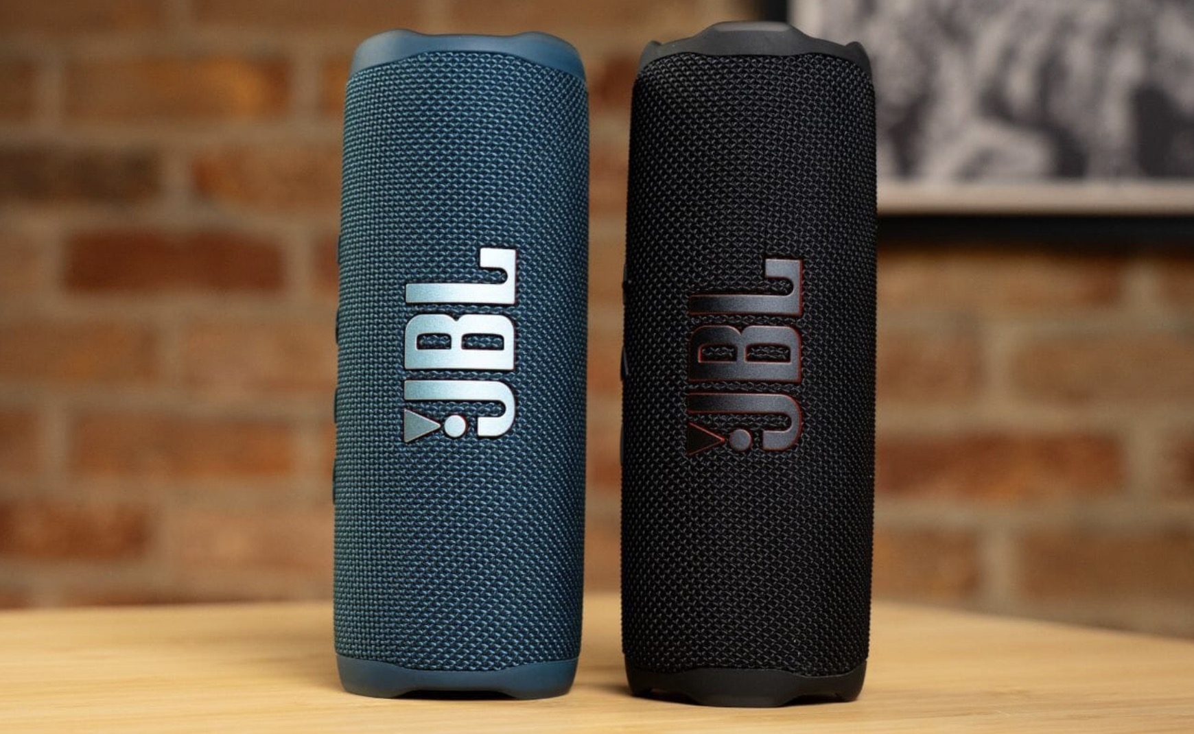 JBL Flip 7 không khác biệt nhiều so với "người tiền nhiệm" Flip 6.