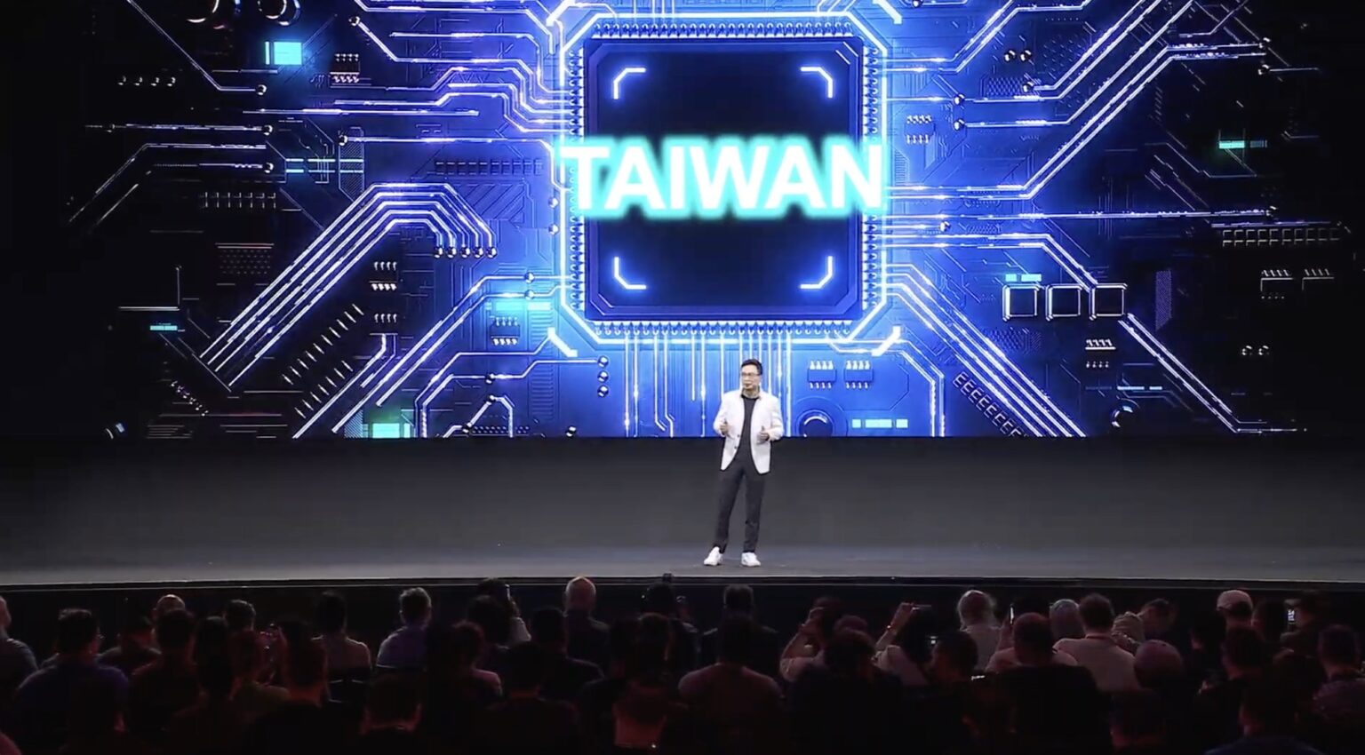 Chủ tịch TAITRA James Huang: “Đài Loan sẽ là trung tâm của cuộc cách mạng AI toàn cầu”