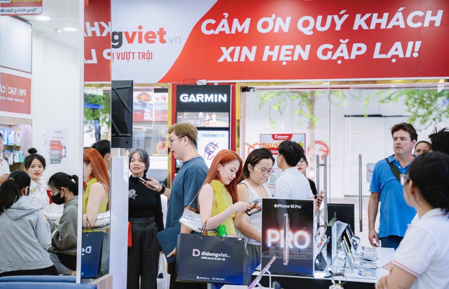 iPhone cũ giảm giá mạnh tại Di Động Việt, lên đời dễ dàng, trợ giá tới 2,5 triệu đồng iPhone cũ giảm giá mạnh tại Di Động Việt, lên đời dễ dàng, trợ giá tới 2,5 triệu đồng