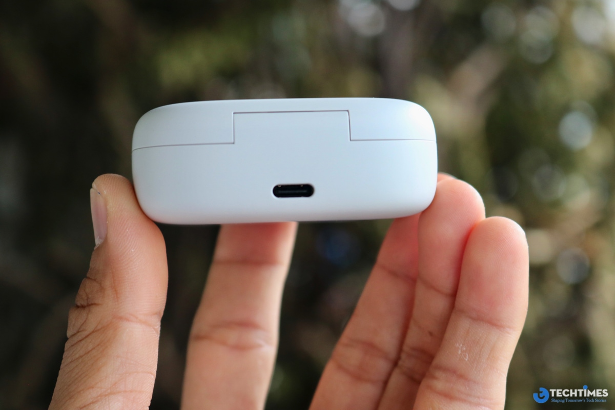 HUAWEI FreeArc là một cặp tai nghe open-ear ấn tượng, mang lại sự kết hợp tuyệt vời giữa thiết kế thoải mái, chất lượng âm thanh tốt trong phân khúc, và giá cả phải chăng. Với chuẩn IP57, thời lượng pin dài, và hiệu suất âm thanh vượt trội so với nhiều đối thủ open-ear, FreeArc là lựa chọn lý tưởng cho những người có phong cách sống năng động.