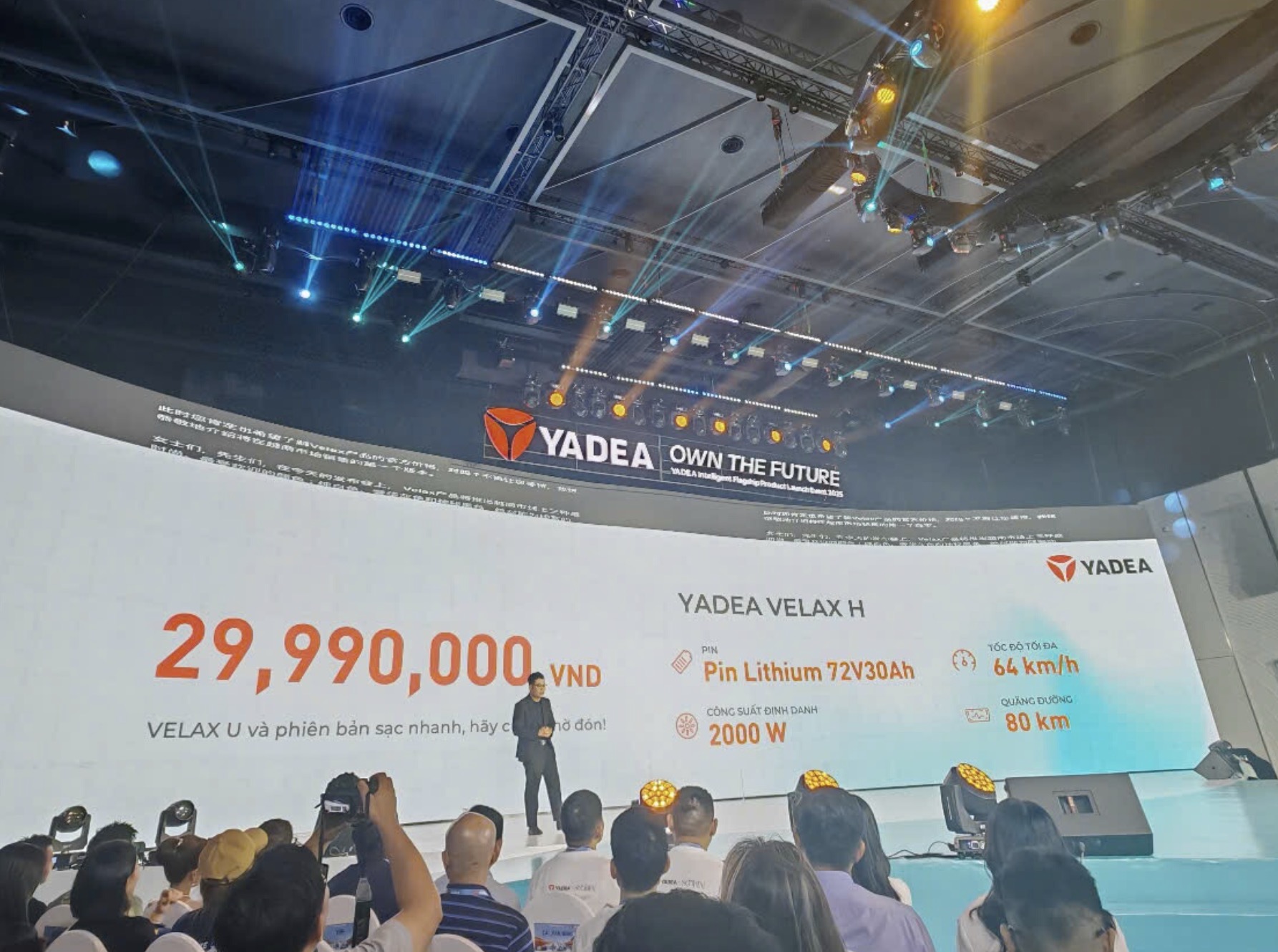 YADEA ra mắt bộ ba xe điện thông minh 2025, bắt tay cùng SOOBIN tại sự kiện “Làm chủ tương lai”