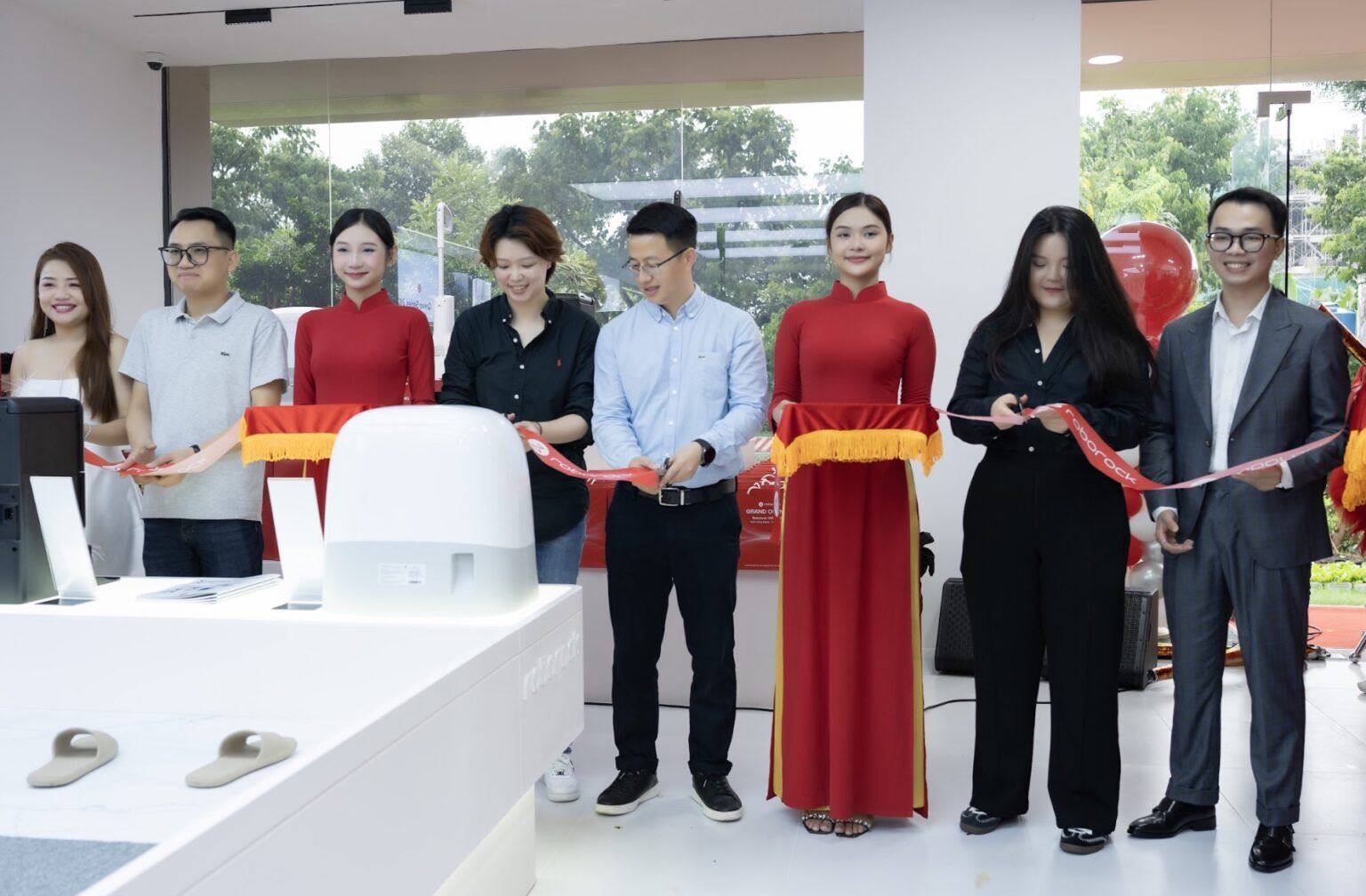 Roborock khai trương cửa hàng trải nghiệm đầu tiên tại Việt Nam, kết nối công nghệ & người dùng Roborock
