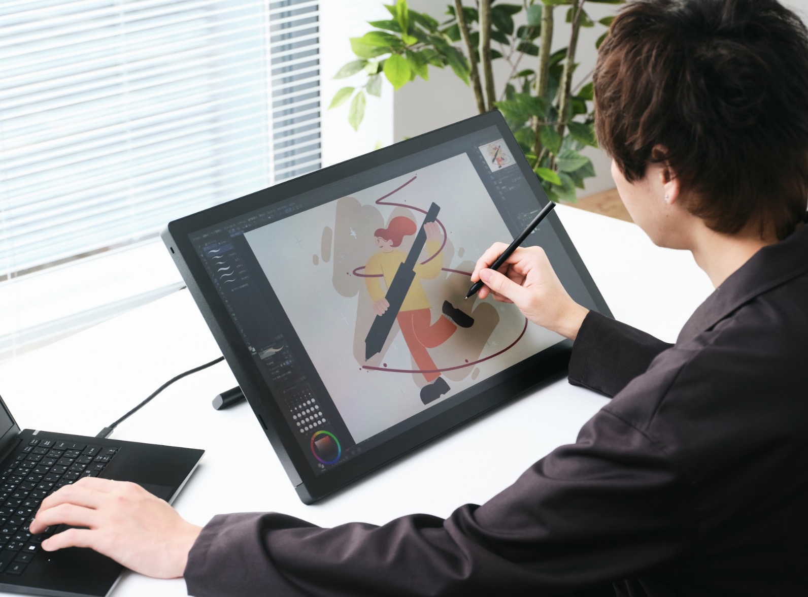 Thiết kế tổng thể của dòng Cintiq mới được tối giản hóa để phù hợp với nhiều không gian làm việc hiện đại. Cintiq 24 chỉ dày 21mm – mỏng hơn đáng kể so với thế hệ trước – giúp tiết kiệm không gian và tăng tính linh hoạt trong bố trí. Hệ thống làm mát thụ động không dùng quạt khiến thiết bị vận hành hầu như không gây tiếng ồn, từ đó tạo ra môi trường làm việc yên tĩnh, tăng khả năng tập trung cho người sử dụng.