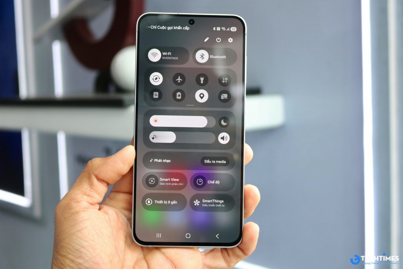 Galaxy S25 FE TechTimes 14 TechWire Vietnam Samsung Galaxy S25 FE: Đột phá với One UI 8, 'phổ cập' trải nghiệm chuẩn flagship đáng giá