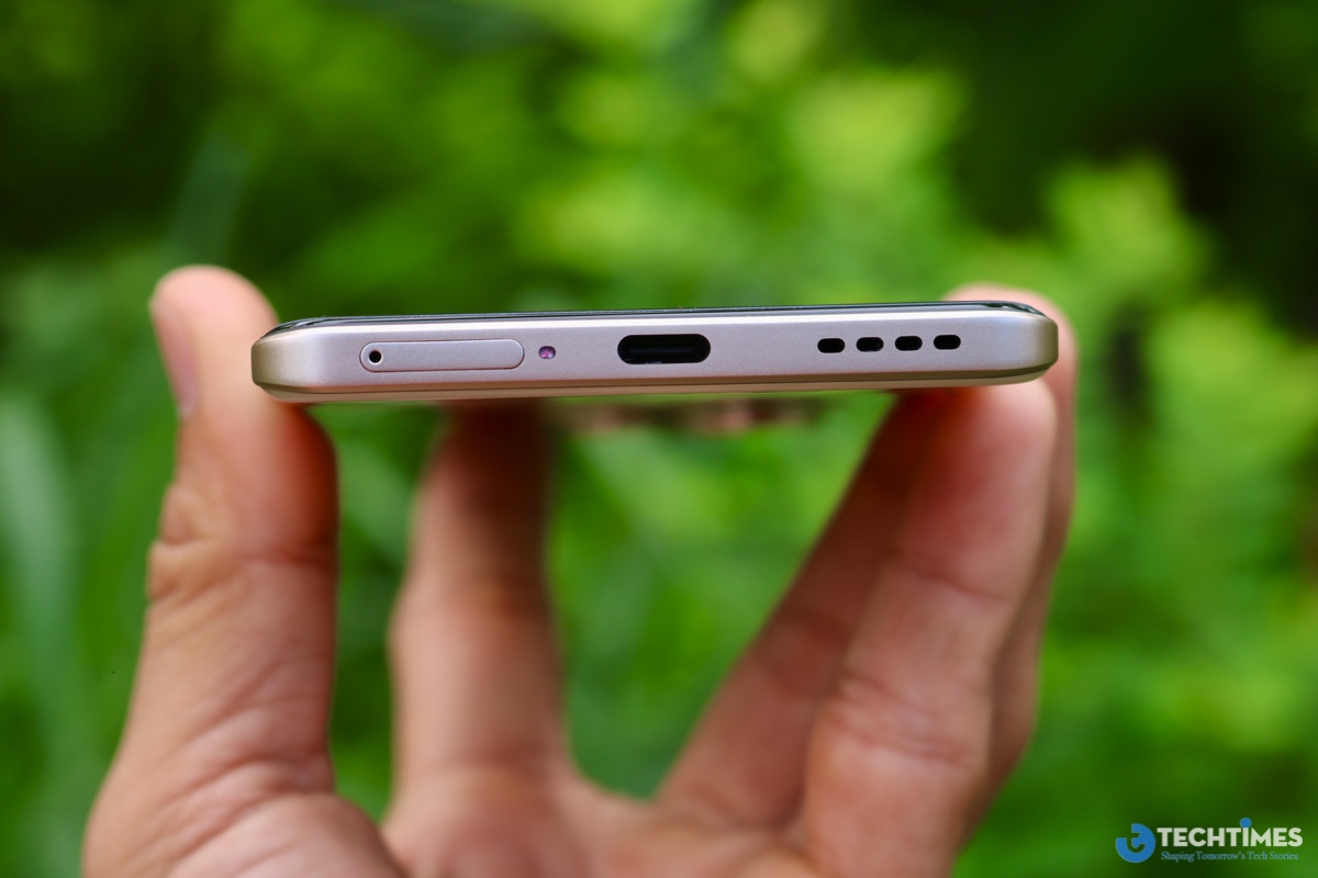 Realme 15 Pro 5G nổi bật với thiết kế tinh tế, lấy cảm hứng từ các mẫu flagship cao cấp, mang đến vẻ ngoài premium dù nằm trong phân khúc giá dưới 10 triệu đồng. 