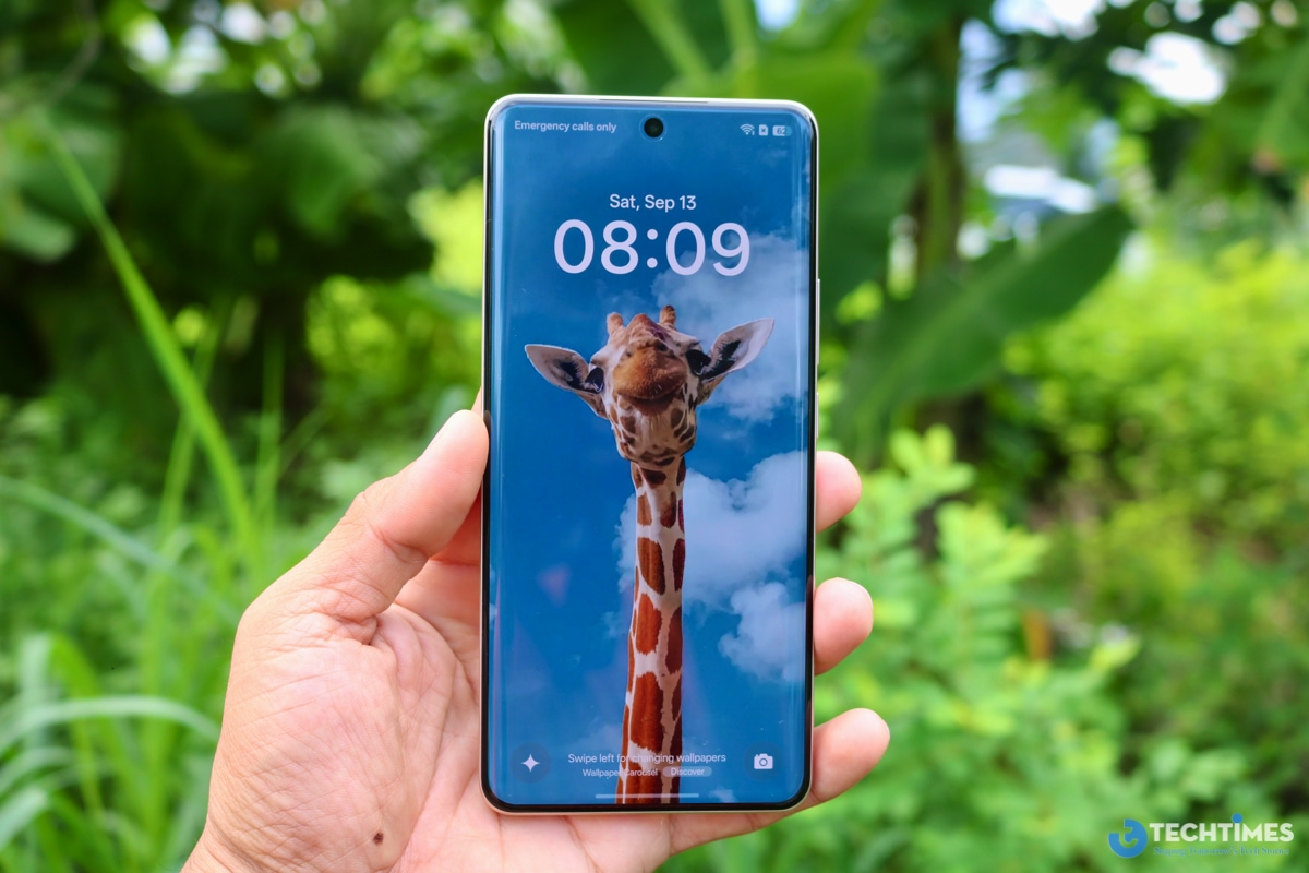 Màn hình hiển thị đẹp xuất sắc dù ở ngoài trời nắng.