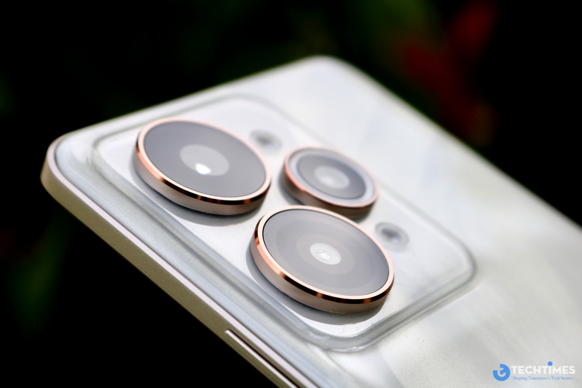 Cận cảnh cụm camera có thiết kế đẹp xuất sắc của sản phẩm.