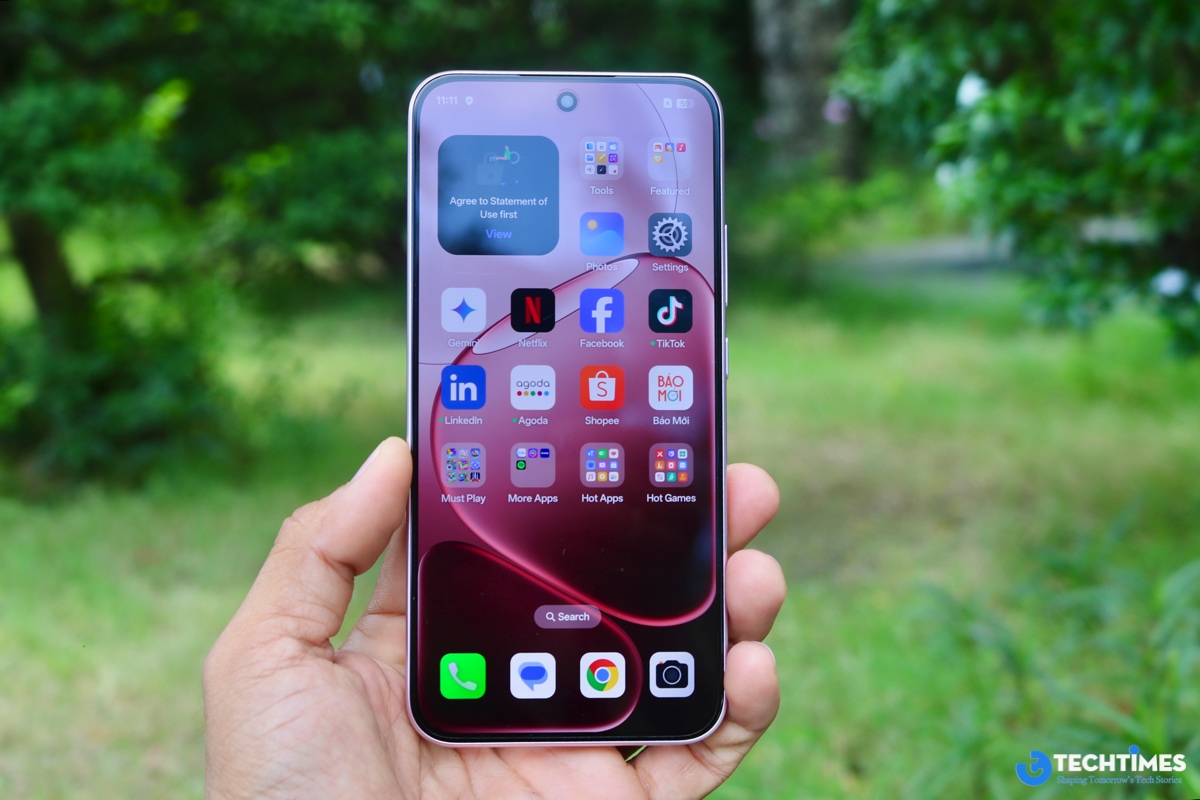Cả OPPO A6 Pro và A6 Pro 5G đều sở hữu hệ thống camera sau kép gồm cảm biến chính 50MP (f/1.8, hỗ trợ lấy nét tự động) và cảm biến 2MP đơn sắc – giúp máy thu nhận chi tiết chiều sâu và hỗ trợ hiệu ứng đen trắng tốt hơn. Camera sau có khả năng zoom số lên đến 10×, cùng khả năng quay video 1080p @ 60fps, cho phép người dùng ghi lại những cảnh chuyển động mượt mà ở chất lượng cao. Với tính năng DOC Scanner, thiết bị có thể quét tài liệu rõ nét — cực kỳ hữu ích khi chụp slide bài giảng, bảng nội dung lớp, hợp đồng nhóm hoặc tài liệu học tập.