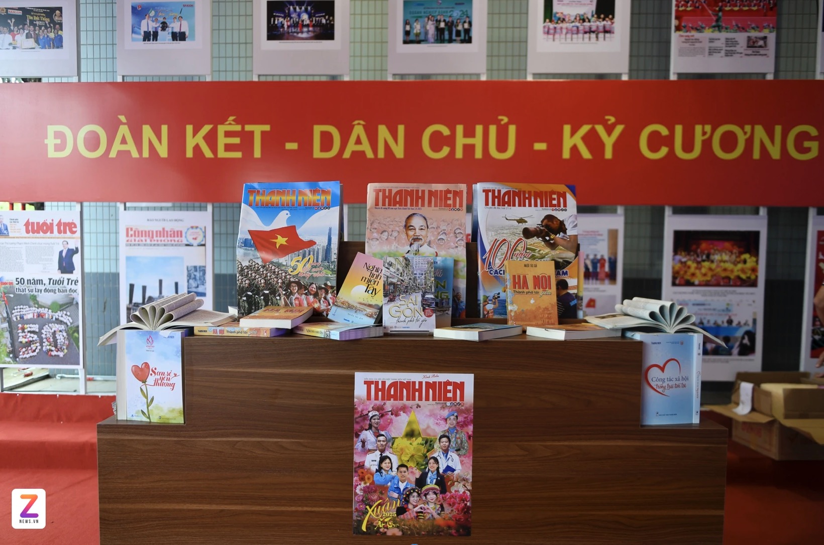 Các khu vực quầy và kệ trưng bày được bố trí hài hòa, có tính thẩm mỹ cao. Mỗi gian trưng bày thể hiện rõ nét chủ đề, tạo không gian sinh động và thu hút người xem