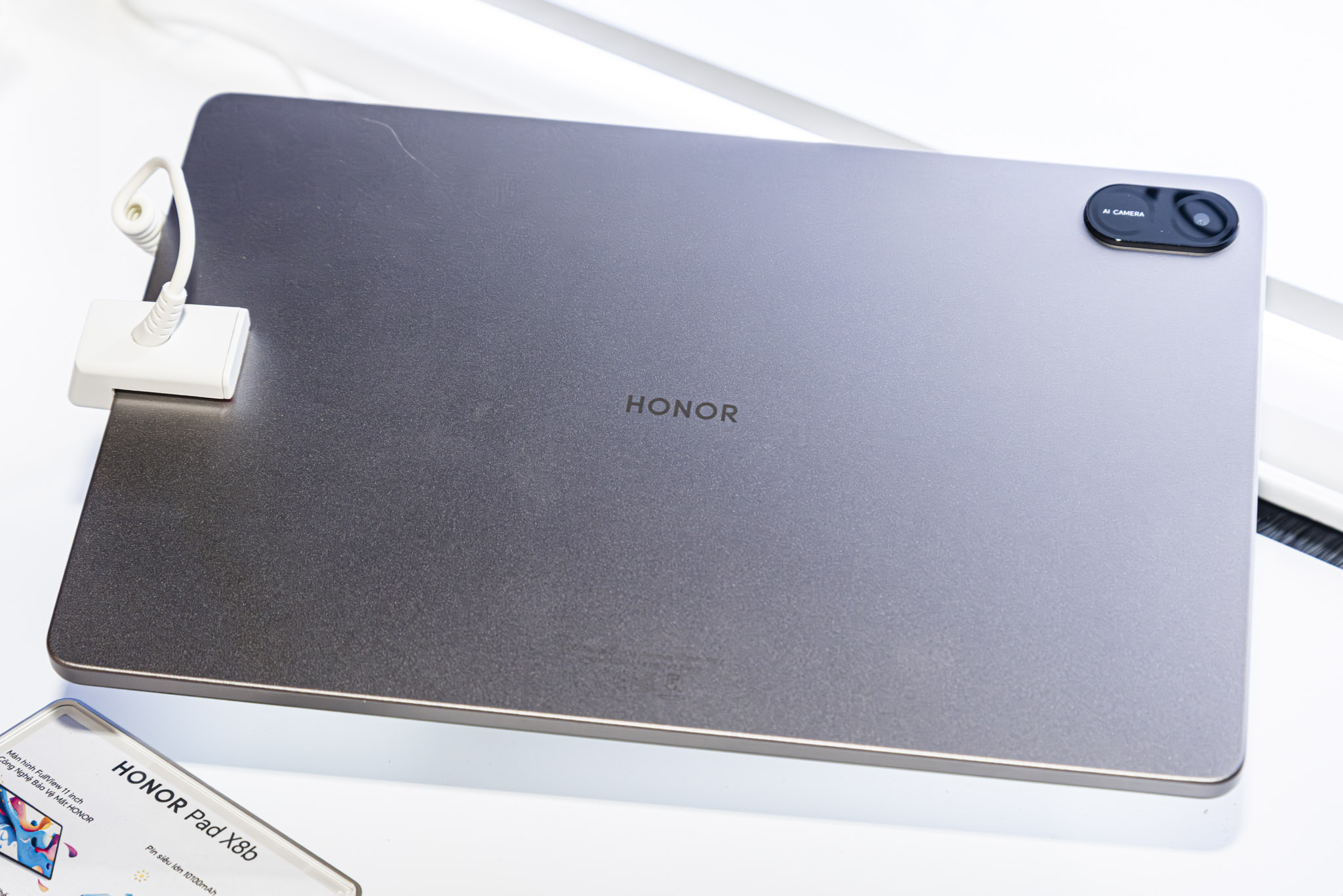 honor pad x8b techwire 2 TechWire Vietnam Máy tính bảng HONOR Pad X8b trang bị pin 10100 mAh, vỏ kim loại độ bền cao