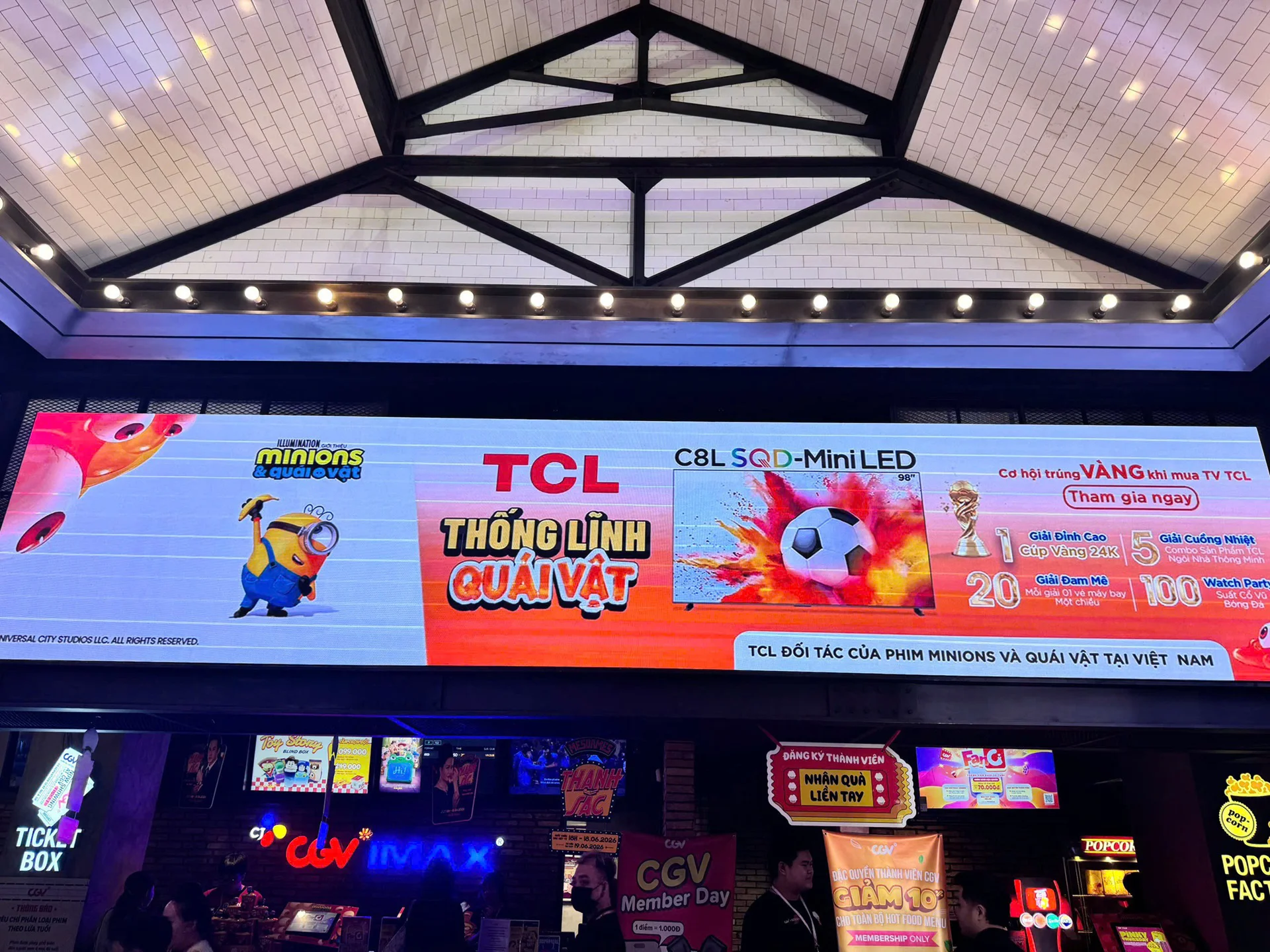 tcl doi tac minions quai vat c8l sqd mini led 1 TechWire Vietnam TCL bắt tay CGV đưa rạp phim về nhà chung với TV C8L Mini LED và bom tấn Minions