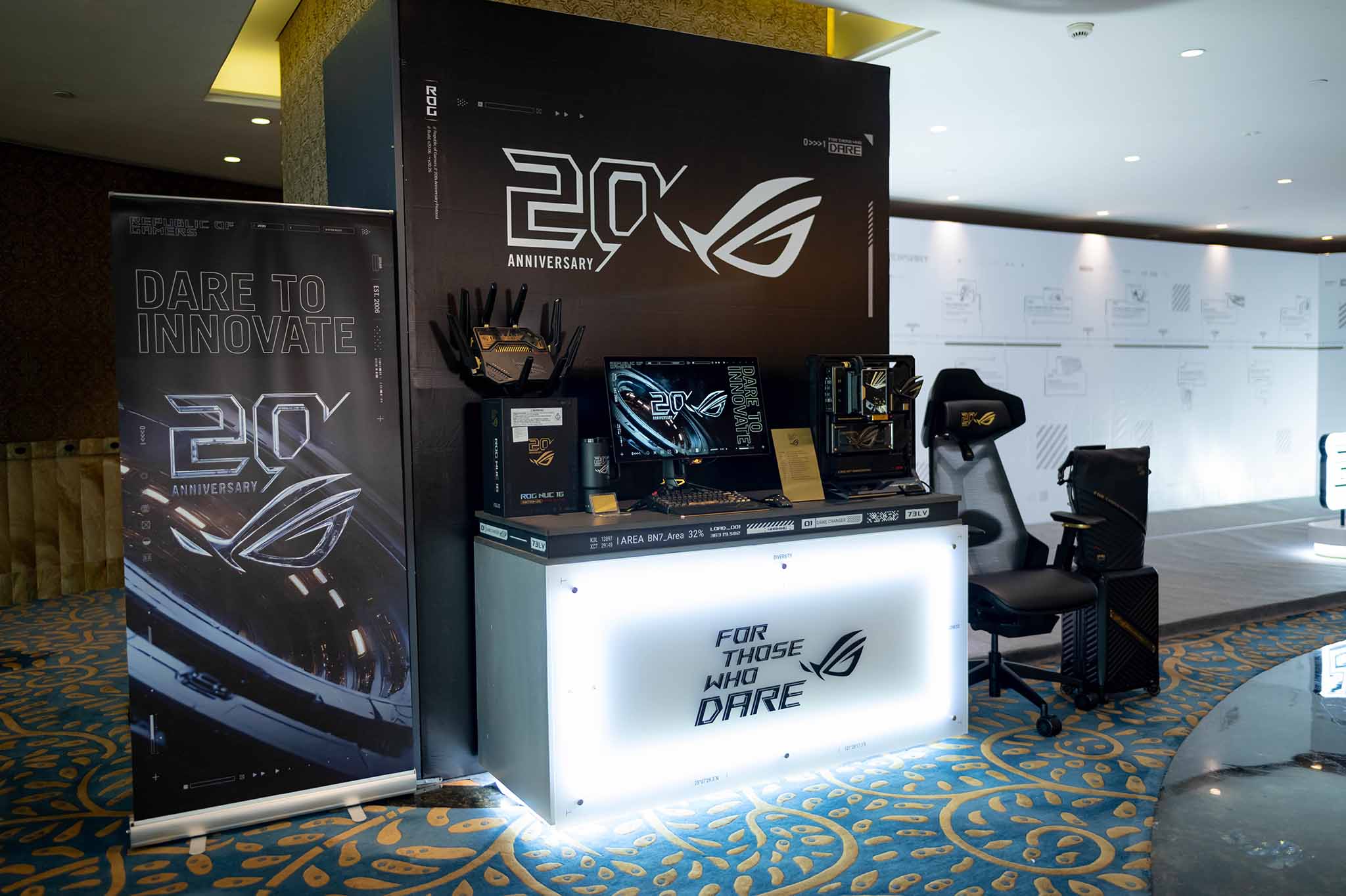 ASUS ROG Edition 20: Loạt phần cứng mạ vàng 24K cùng card đồ họa RTX 5090 công suất 800W ASUS ROG Edition 20