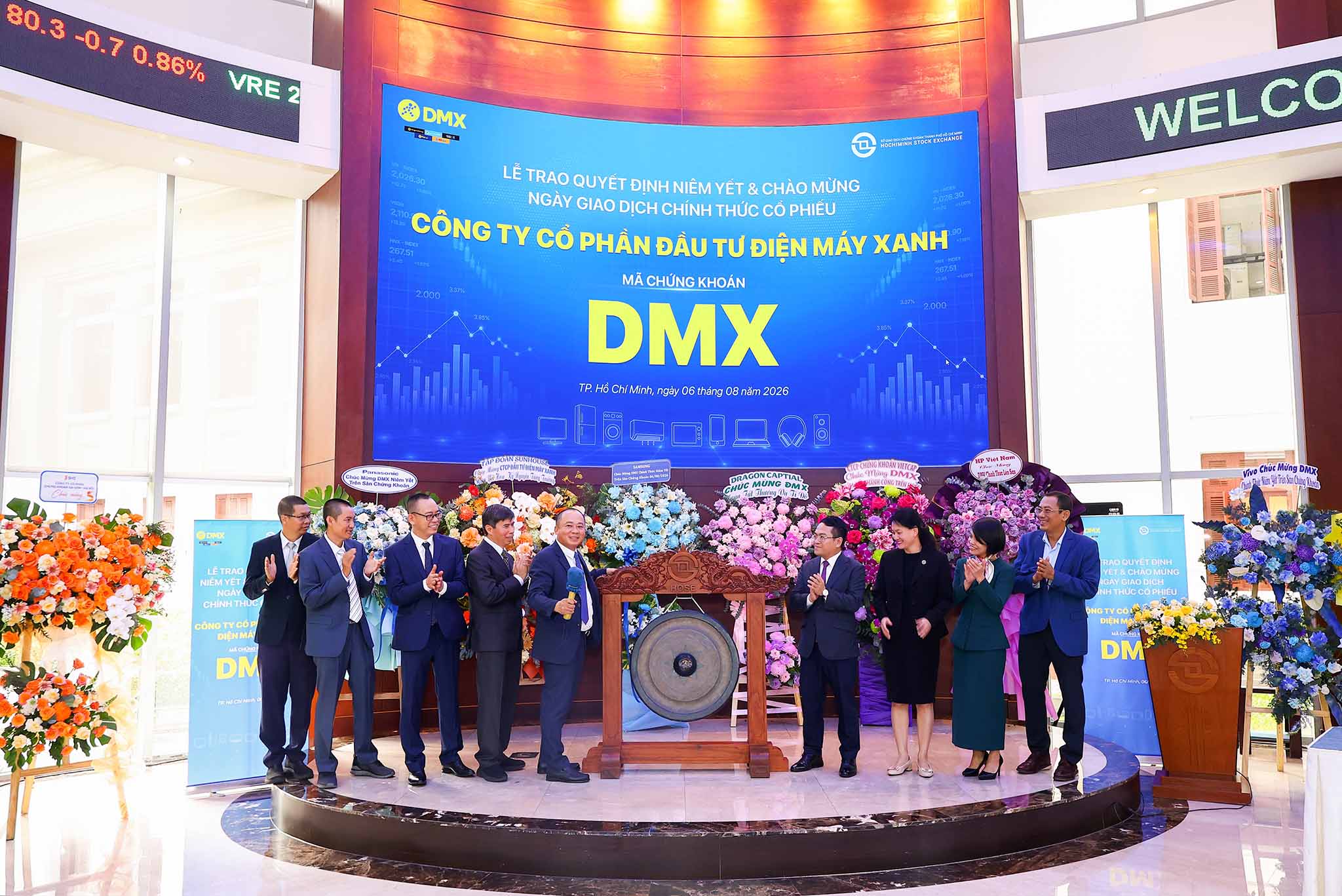 Cổ phiếu DMX lên sàn HOSE, chốt trả cổ tức tiền mặt 8000 đồng Điện máy Xanh DMX lên sàn HOSE