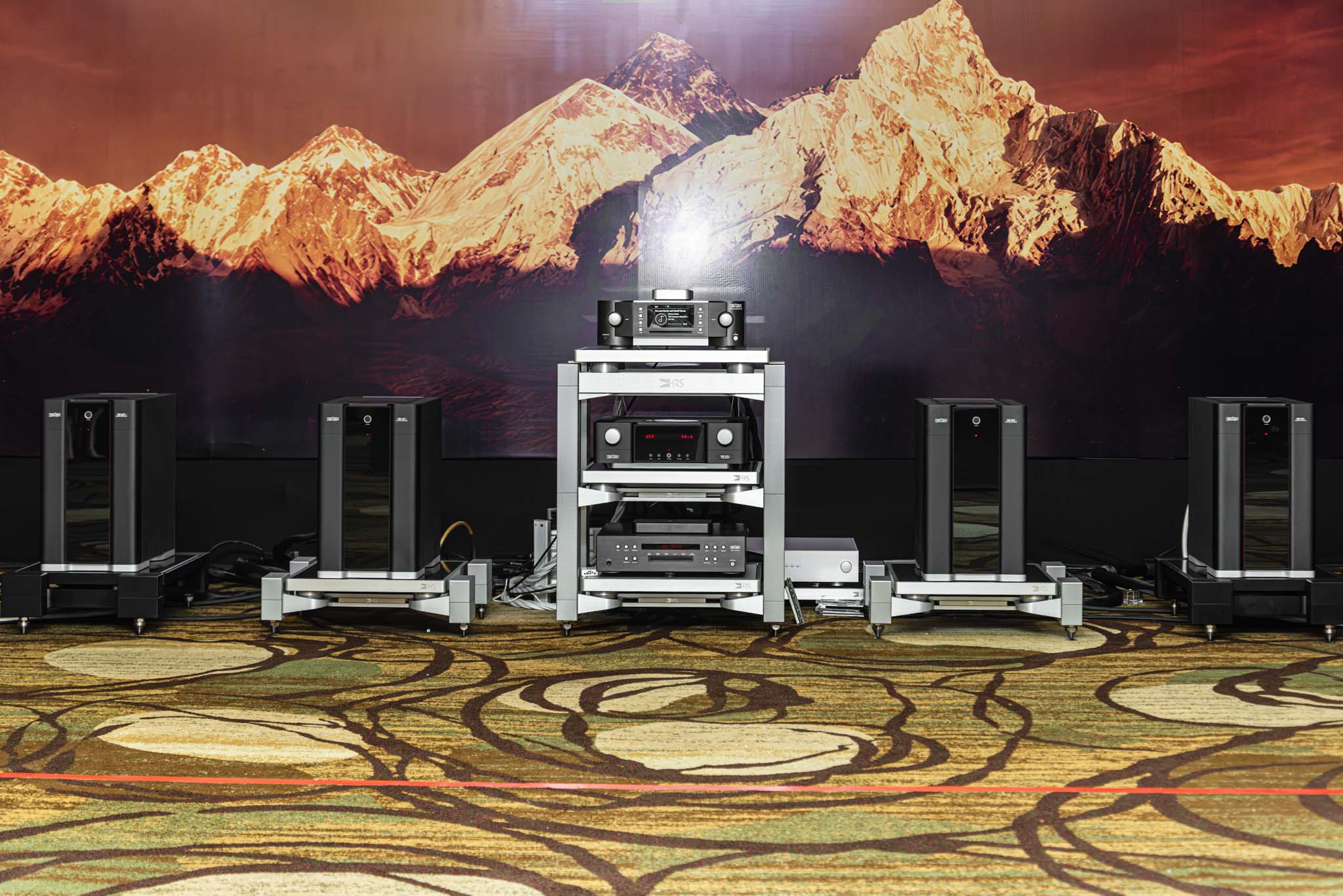 jbl summit everest techwire 9 TechWire Vietnam JBL Summit Everest giá 5.3 tỷ đồng trình diễn tại AVSHOW 26