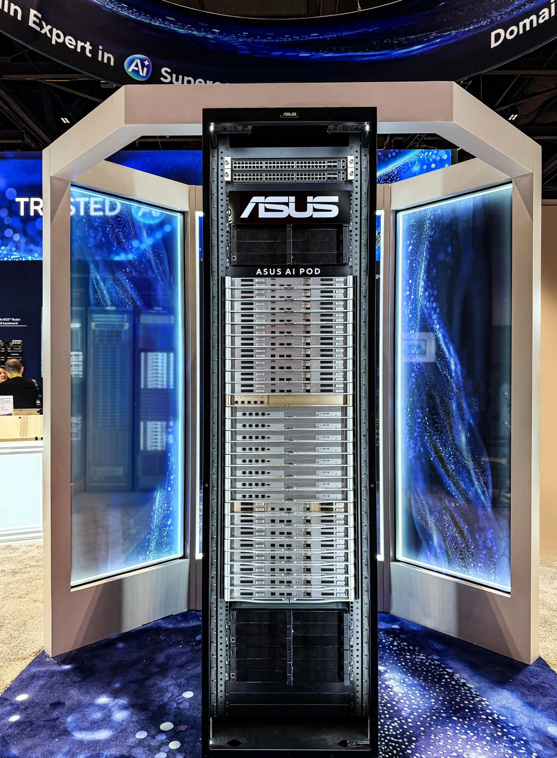 ASUS AI POD XA VR721 E3 TechWire Vietnam ASUS tái định nghĩa hạ tầng AI với NVIDIA